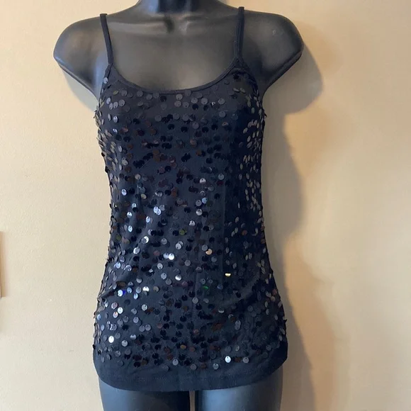 βSOLDβLarge Sequin Embellished Tank Top π€ - Picture 1 of 5